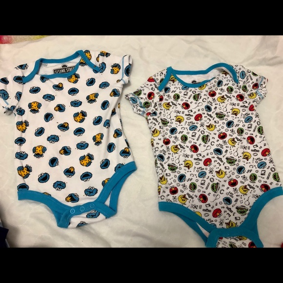 Sesame Street and Looney Tunes Onesies 3-6M - Picture 2 of 3